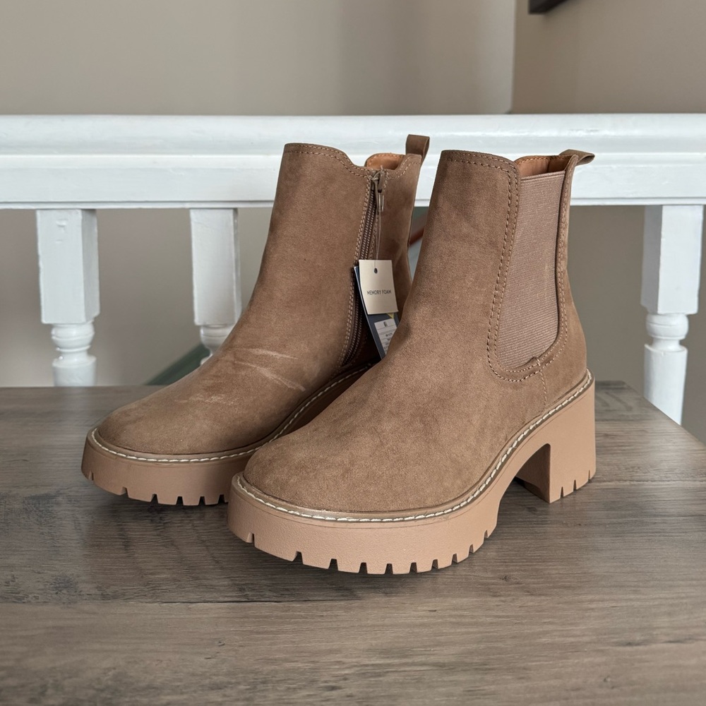 Universal Thread Boots